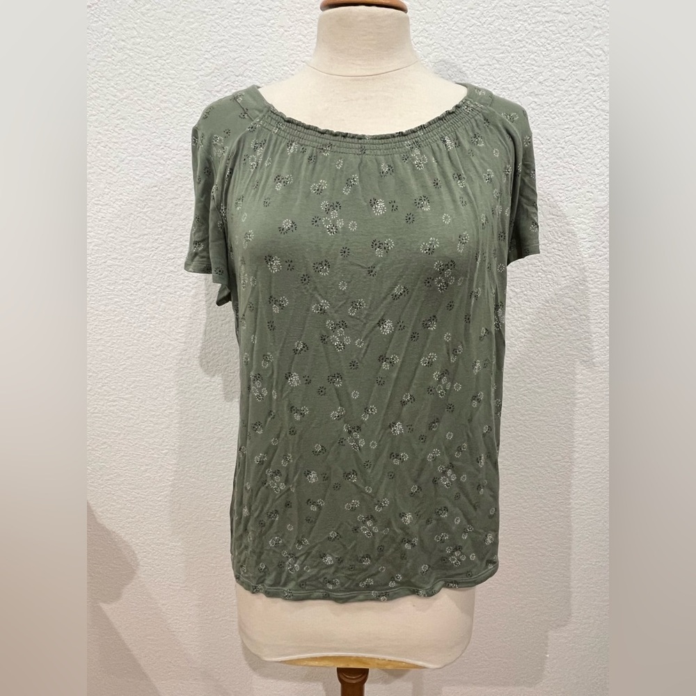 Croft & Barrow‎ Women’s Size M Green Floral Top.